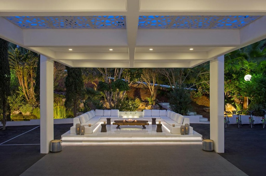 GRECIAN SANDS HOTEL