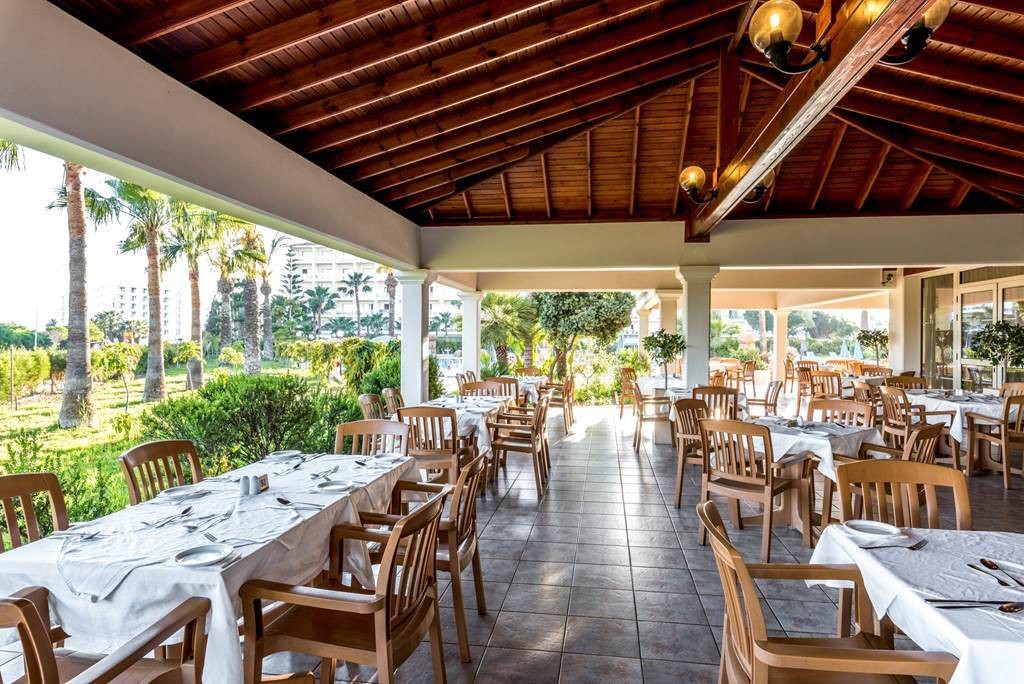 NISSIANA HOTEL AND BUNGALOWS