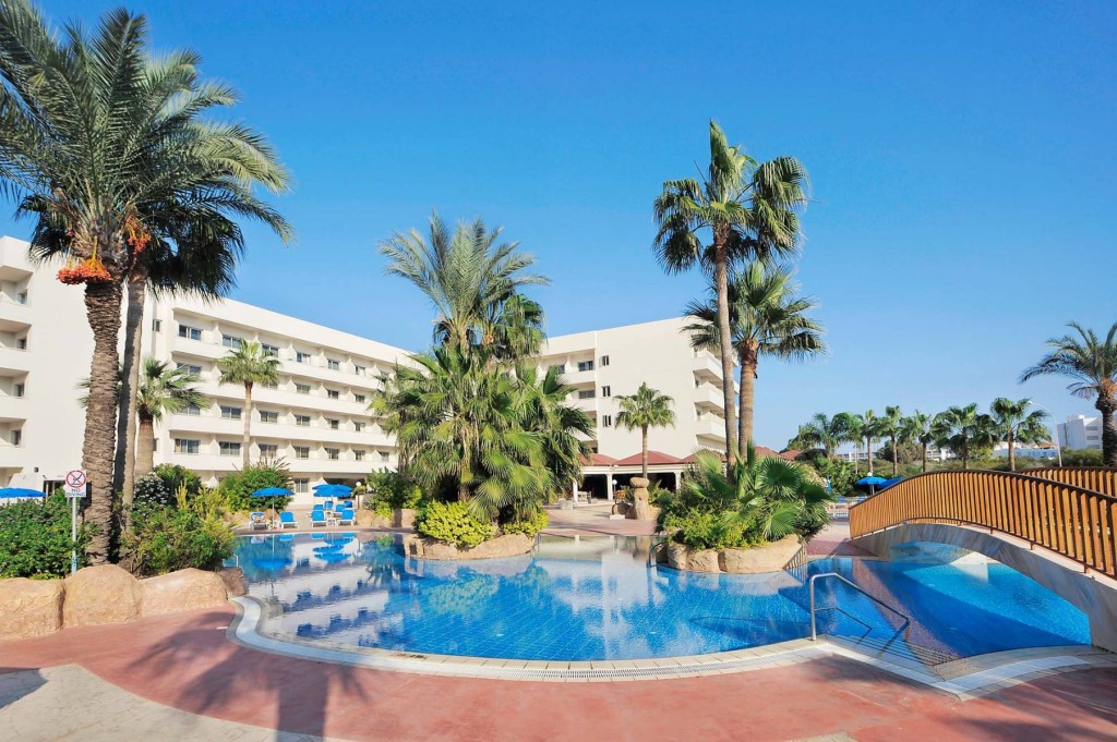 NISSIANA HOTEL AND BUNGALOWS
