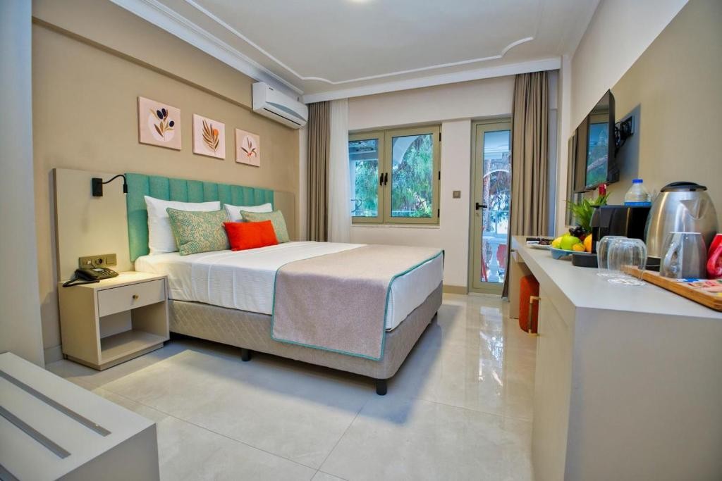 ROSE GARDEN PREMIUM HOTEL