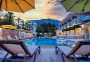 ROSE GARDEN PREMIUM HOTEL