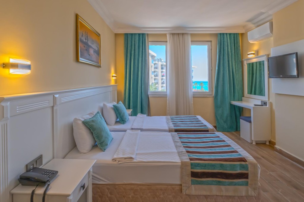 KLEOPATRA ROYAL PALM HOTEL