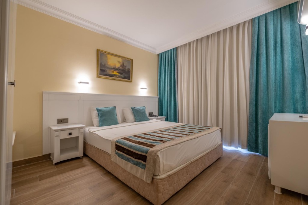 KLEOPATRA ROYAL PALM HOTEL