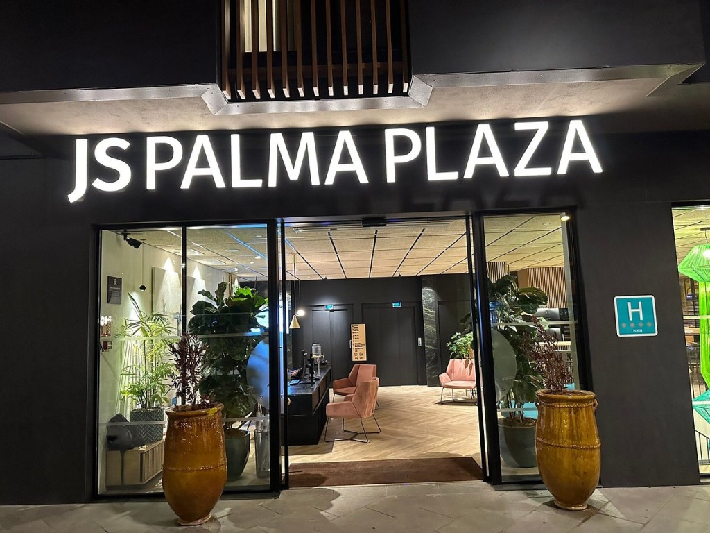 JS Palma Plaza