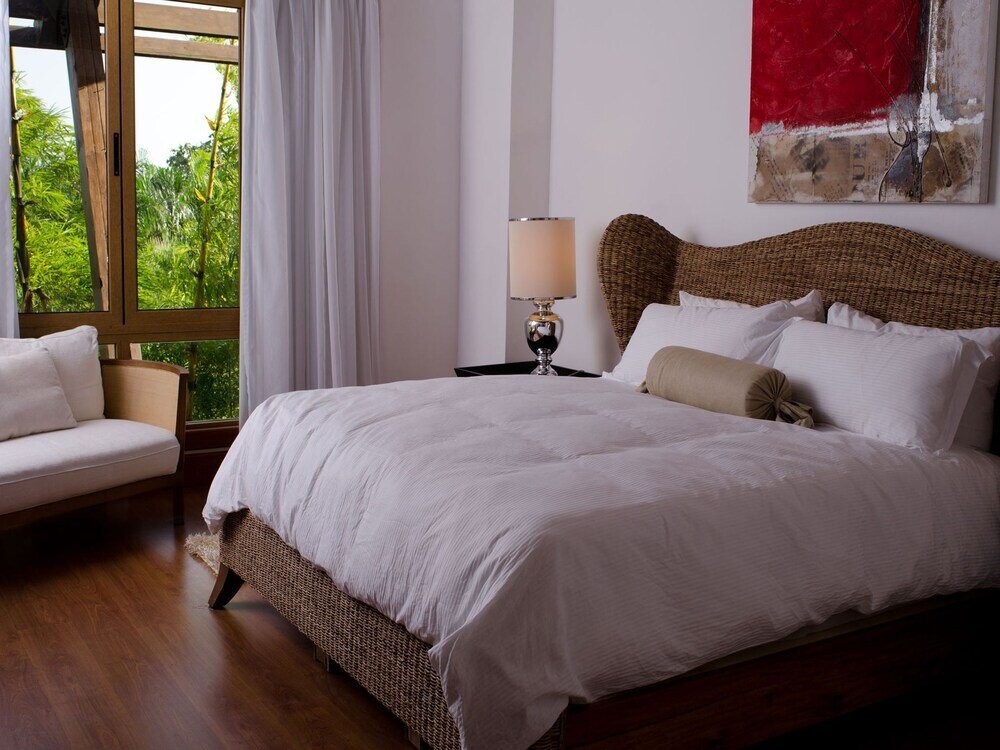 Los Altos Residences by Mint