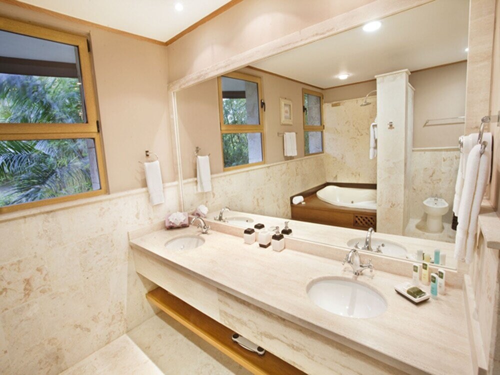 Los Altos Residences by Mint