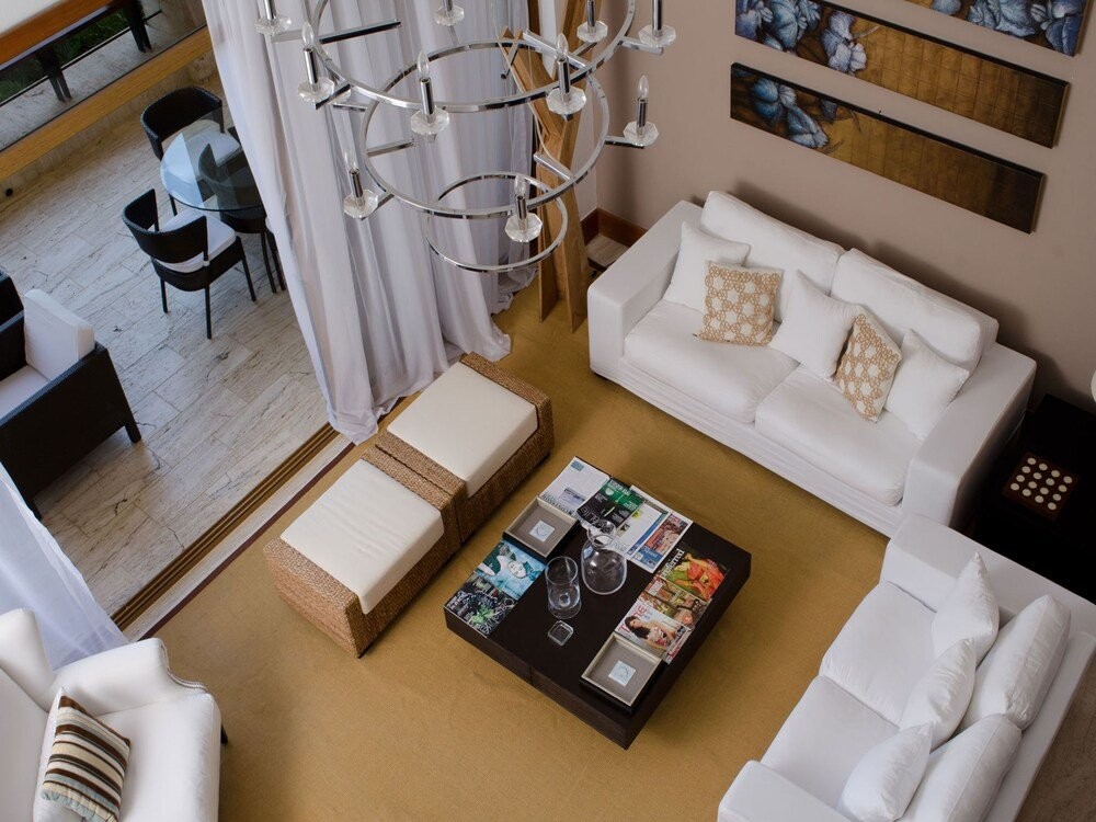 Los Altos Residences by Mint
