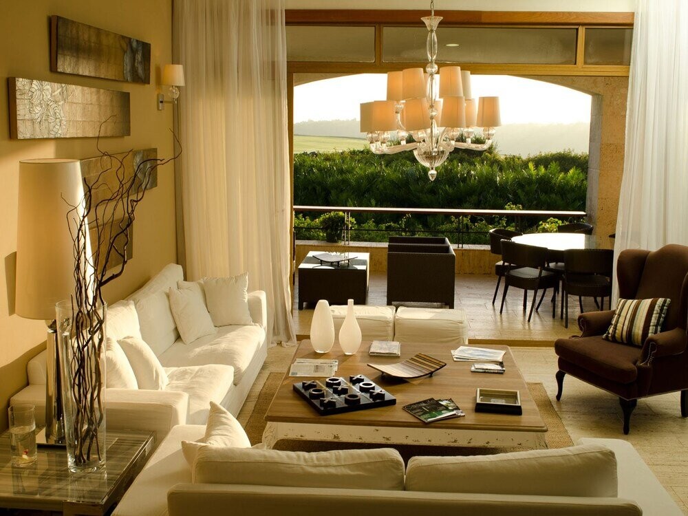 Los Altos Residences by Mint