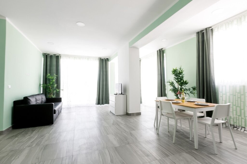 Ducassi Suites Rooftop Pool Beach Club & Spa