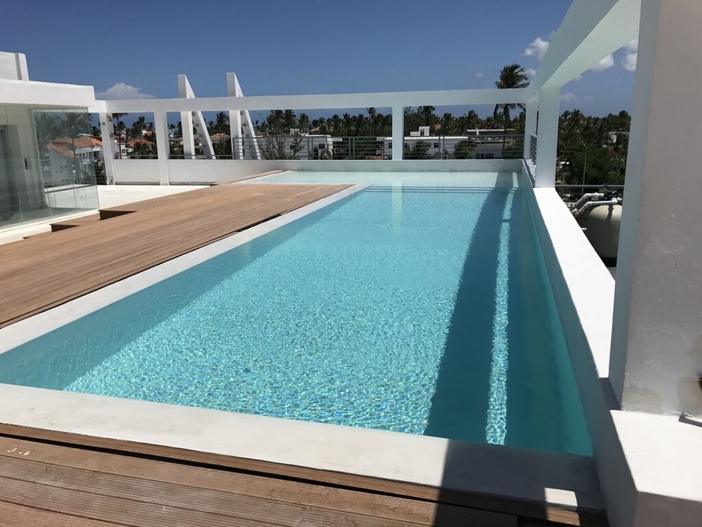 Ducassi Suites Rooftop Pool Beach Club & Spa