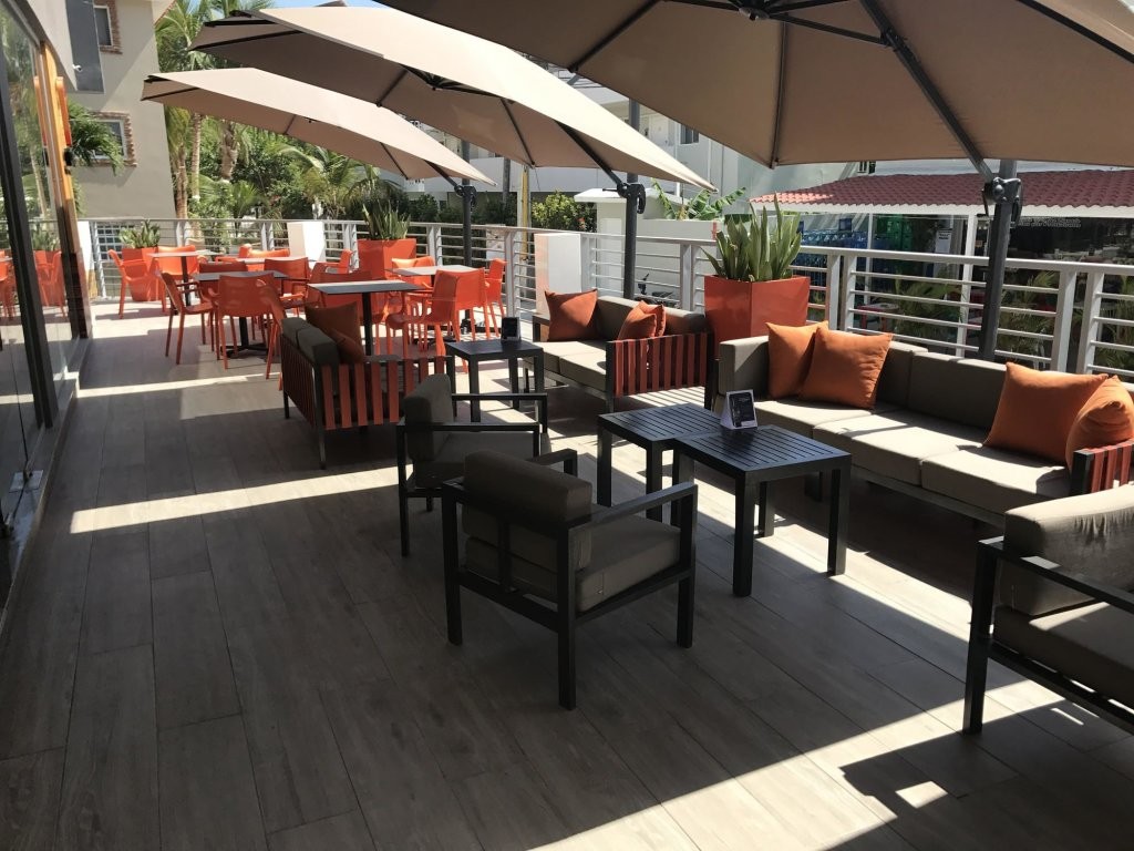 Ducassi Suites Rooftop Pool Beach Club & Spa