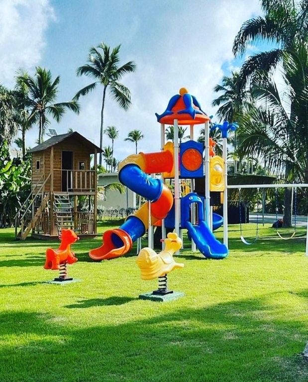 Playa Palmera Beach Resort