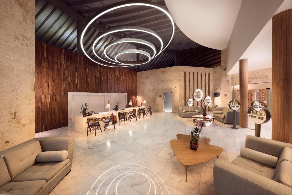 TRS Turquesa Hotel