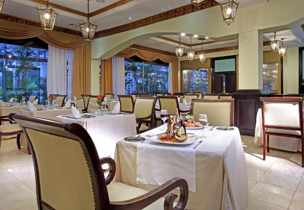 TRS Turquesa Hotel