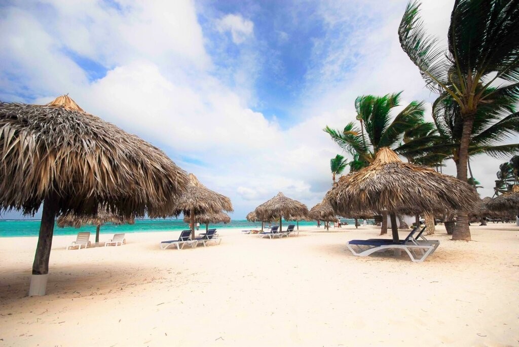 Los Corales Beach Village