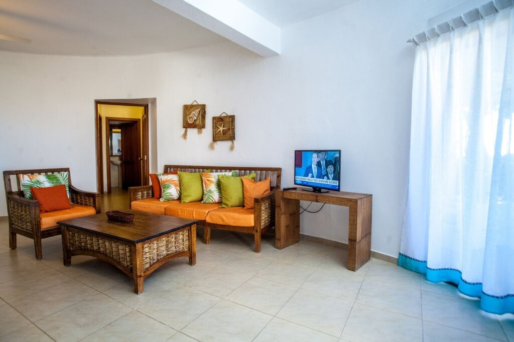 Los Corales Beach Village