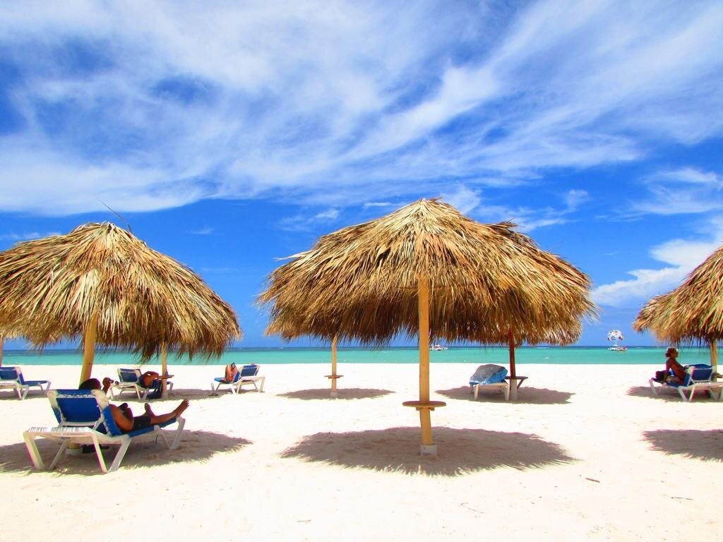 Los Corales Beach Village