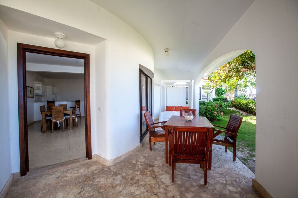 Los Corales Beach Village