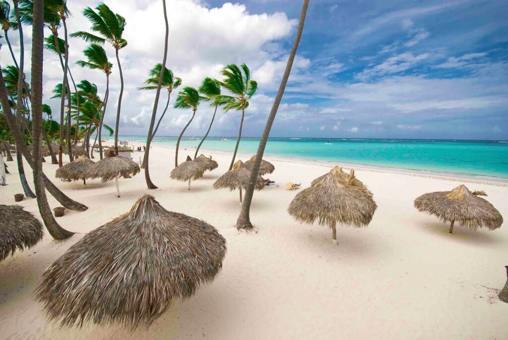 Los Corales Beach Village