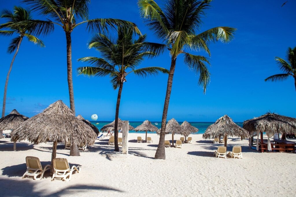 Los Corales Beach Village
