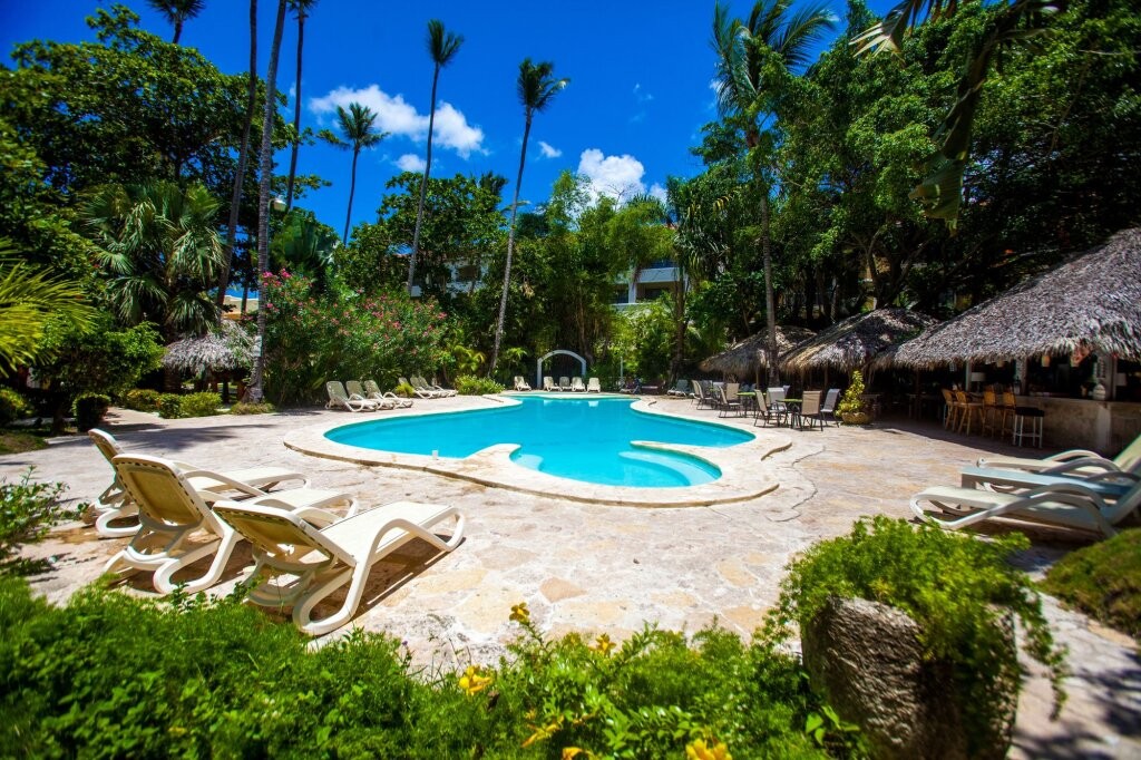 Los Corales Beach Village