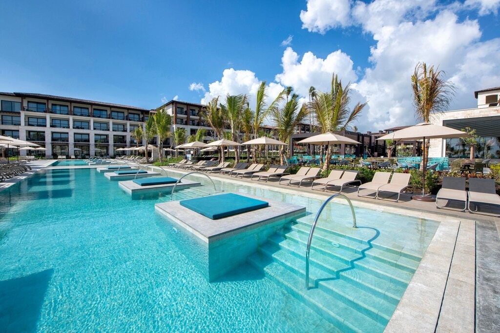 Unique Club at Lopesan Costa Bavaro Resort