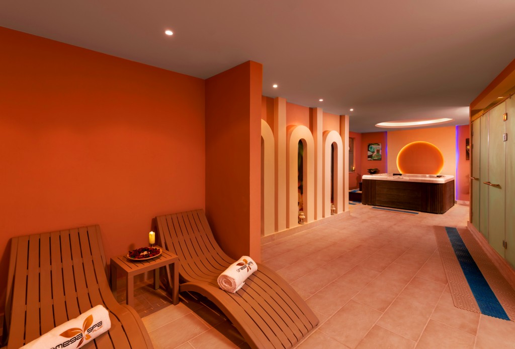 ALBATROS LAGUNA CLUB RESORT