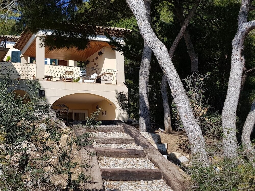 Guests' Suite of Villa Tamarit