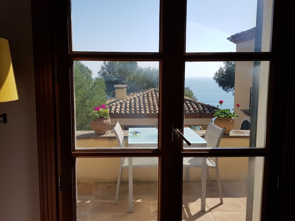 Guests' Suite of Villa Tamarit
