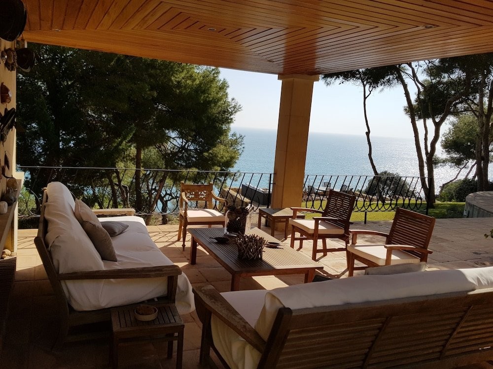 Guests' Suite of Villa Tamarit