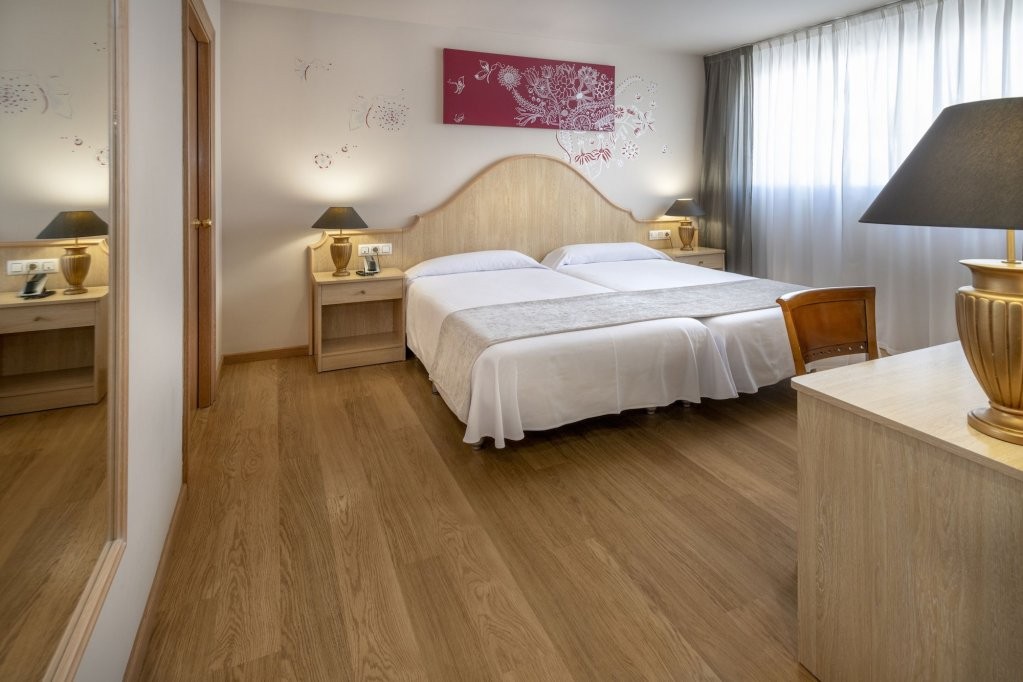 Monica Hotel