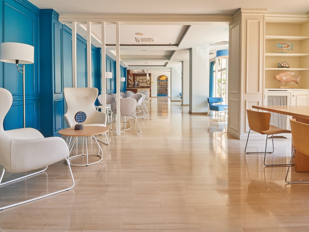 Monica Hotel