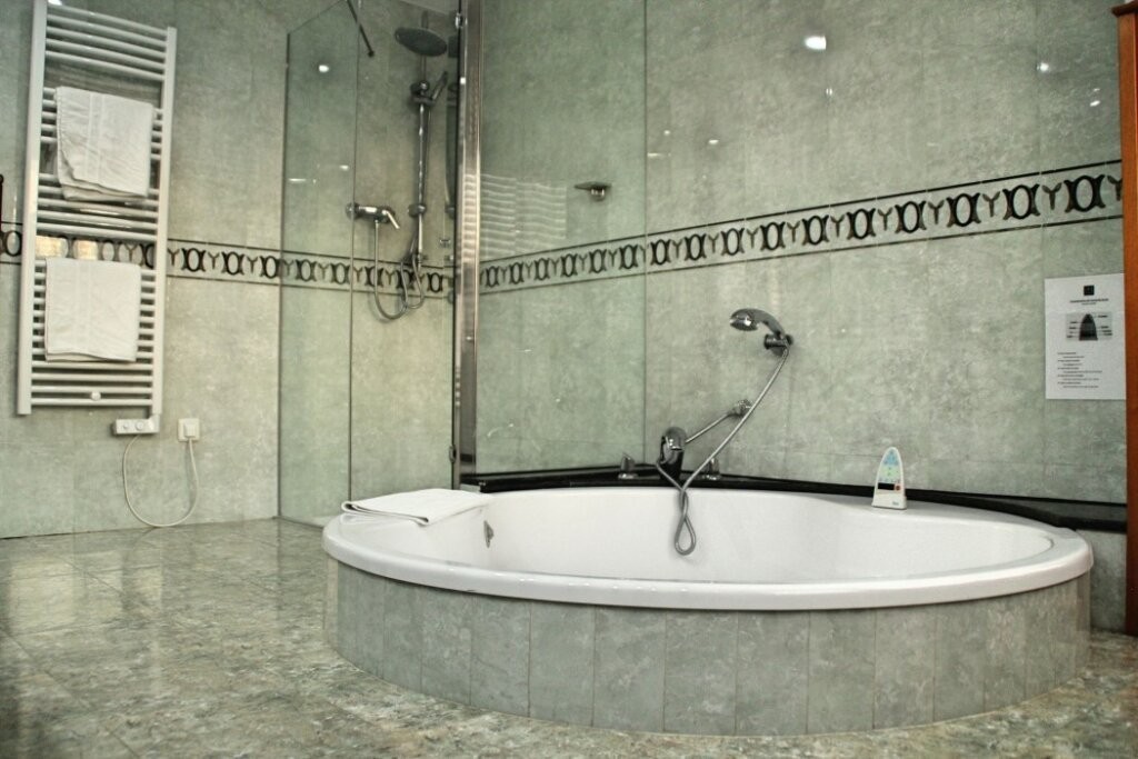 Hotel 153