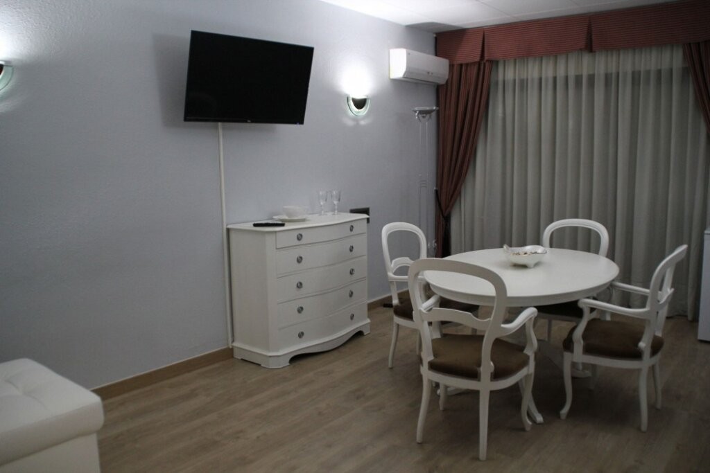 Hotel 153