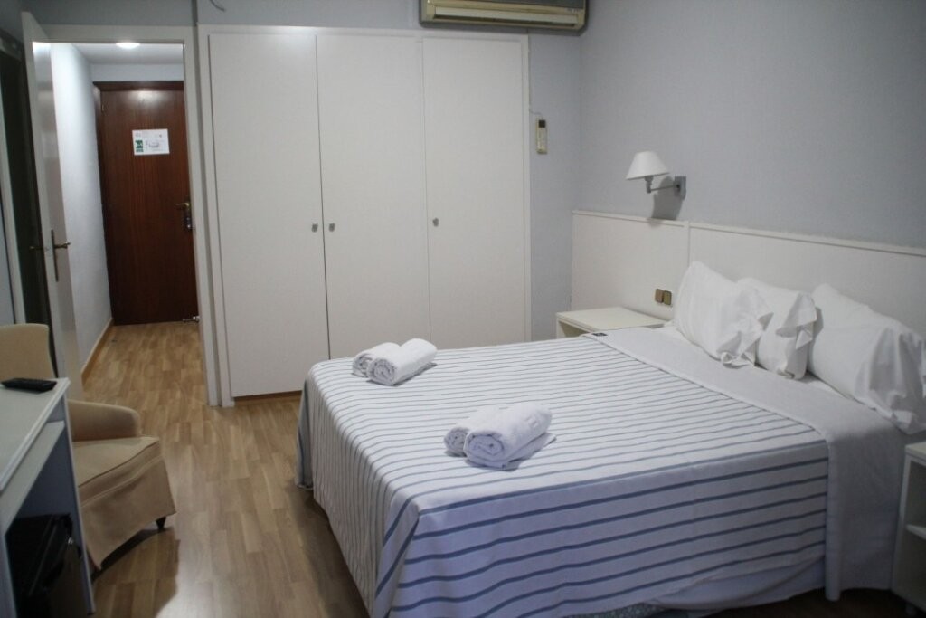 Hotel 153