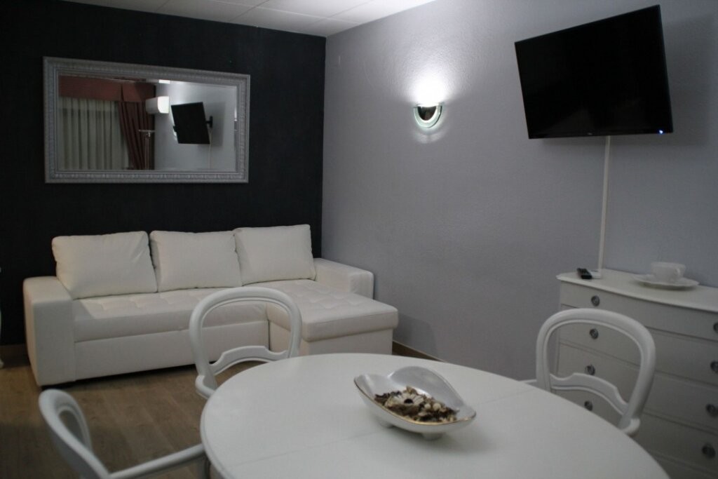 Hotel 153