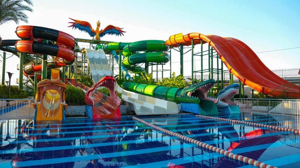 CRYSTAL ADMIRAL RESORT