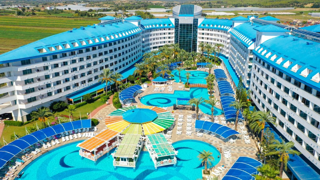CRYSTAL ADMIRAL RESORT