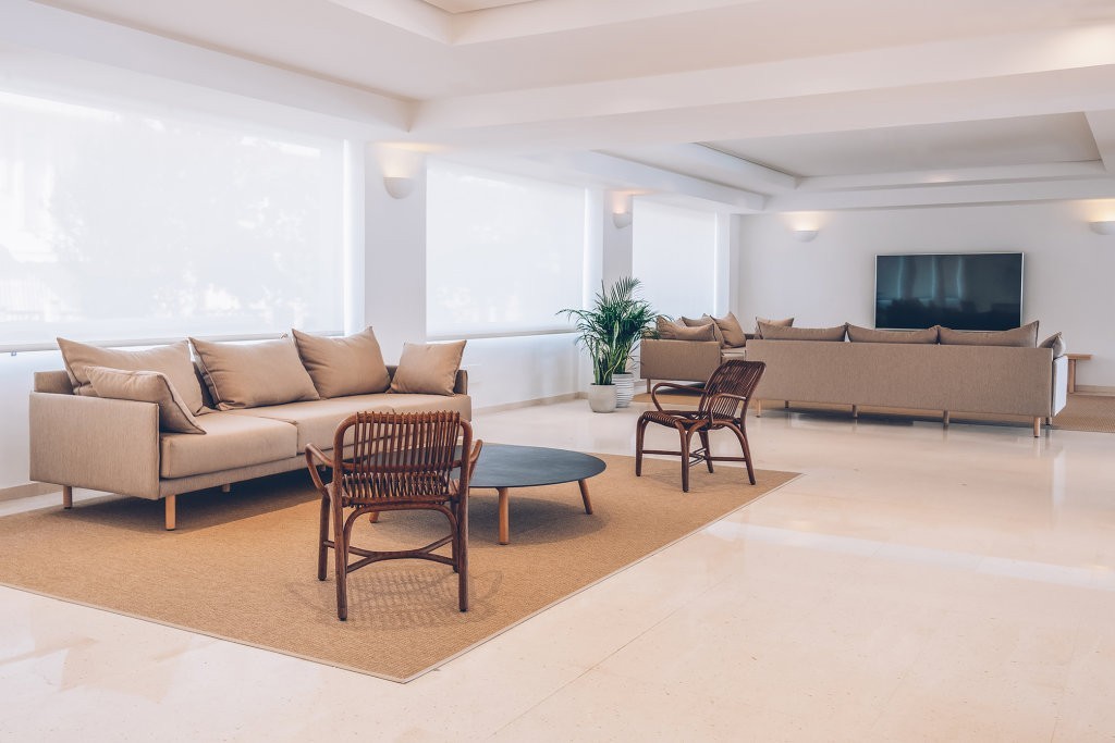 AYA Seahotel
