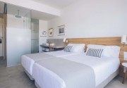 AYA Seahotel