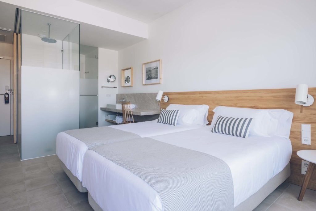 AYA Seahotel
