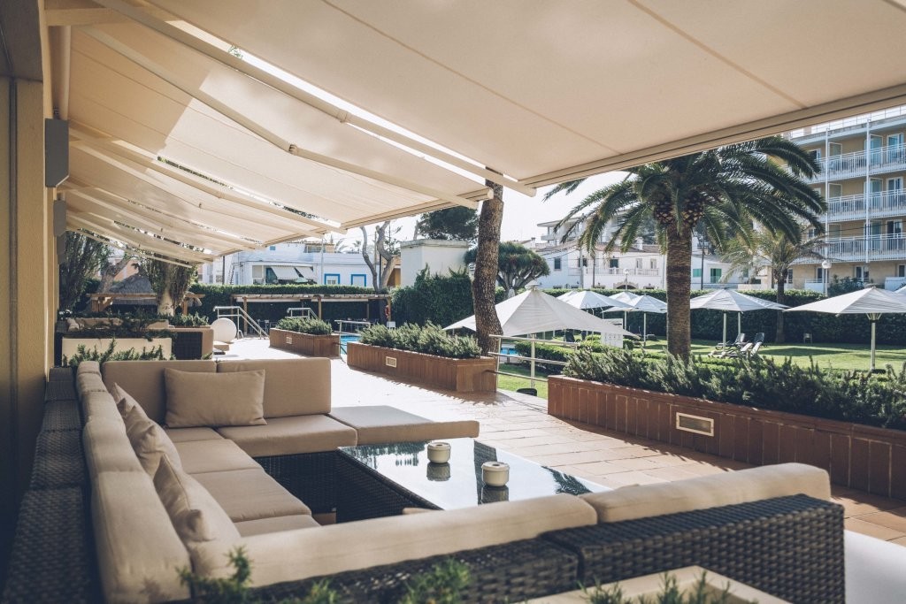 AYA Seahotel