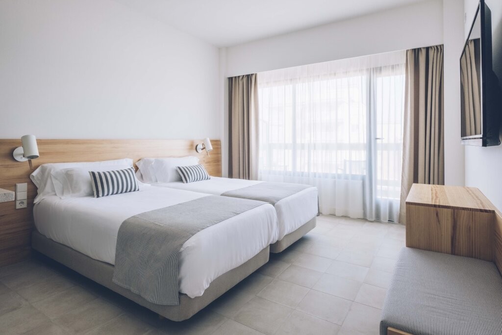 AYA Seahotel