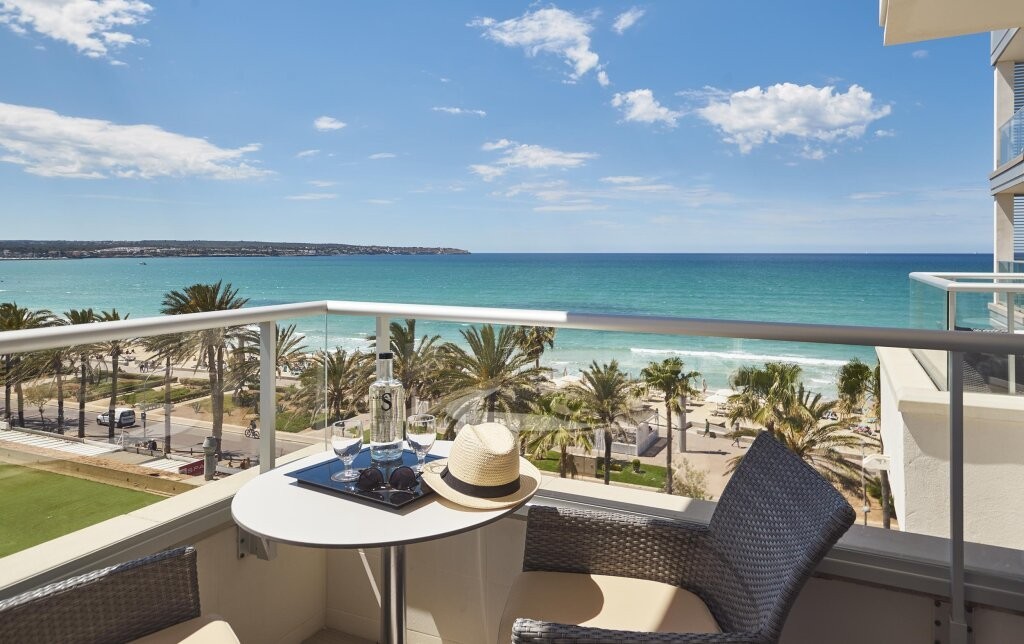 Hotel Pure Salt Garonda