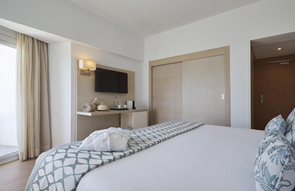 Hotel Pure Salt Garonda