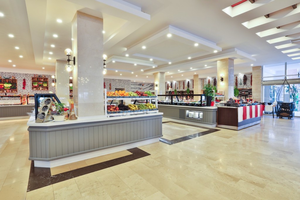 CRYSTAL AURA BEACH RESORT&SPA