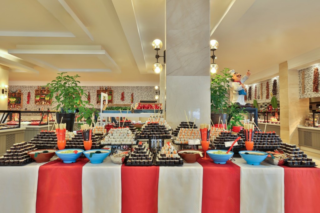 CRYSTAL AURA BEACH RESORT&SPA