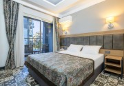 CRYSTAL AURA BEACH RESORT&SPA