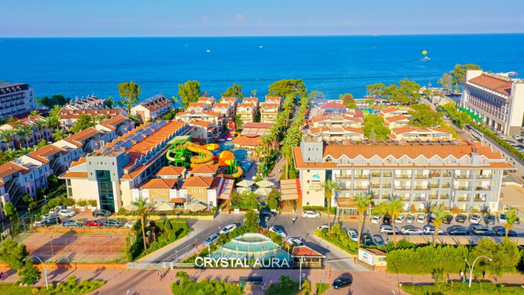 CRYSTAL AURA BEACH RESORT&SPA