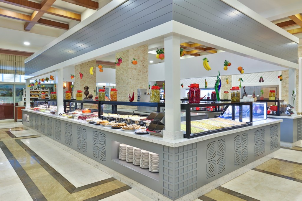 CRYSTAL DE LUXE RESORT &SPA